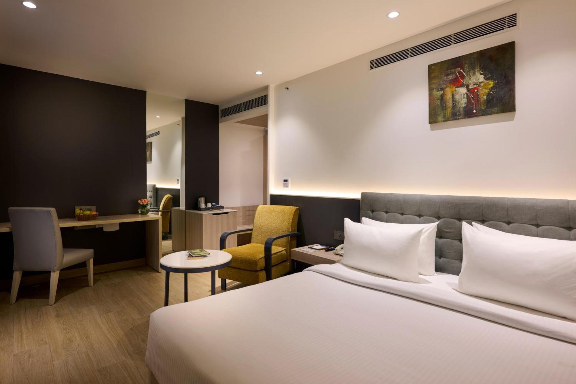 Delite Sarovar Portico Faridabad Exterior photo