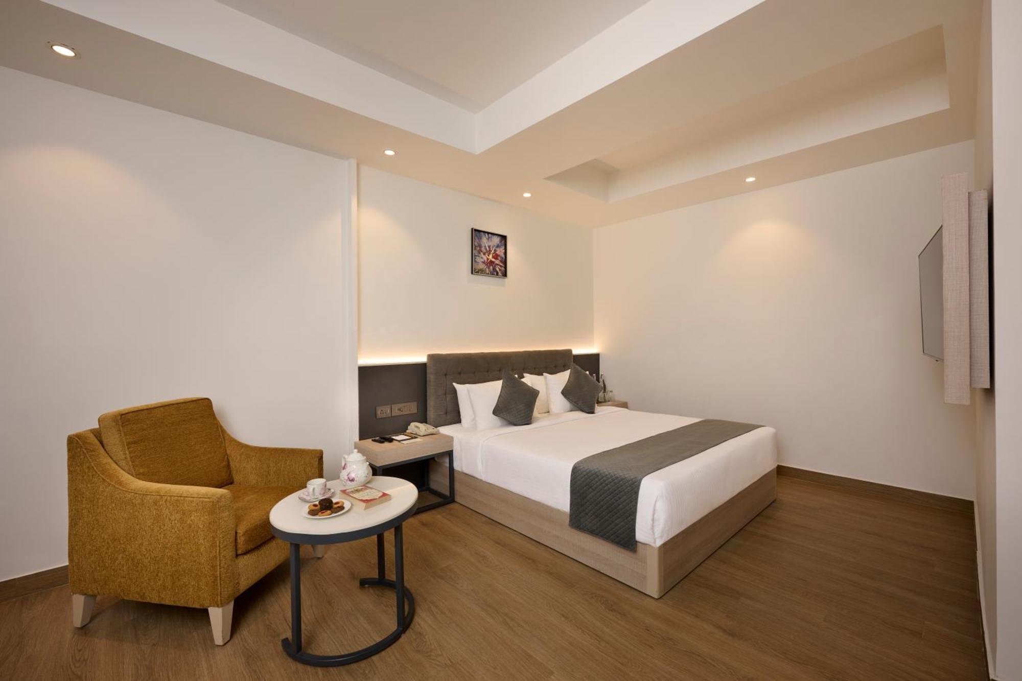 Delite Sarovar Portico Faridabad Exterior photo