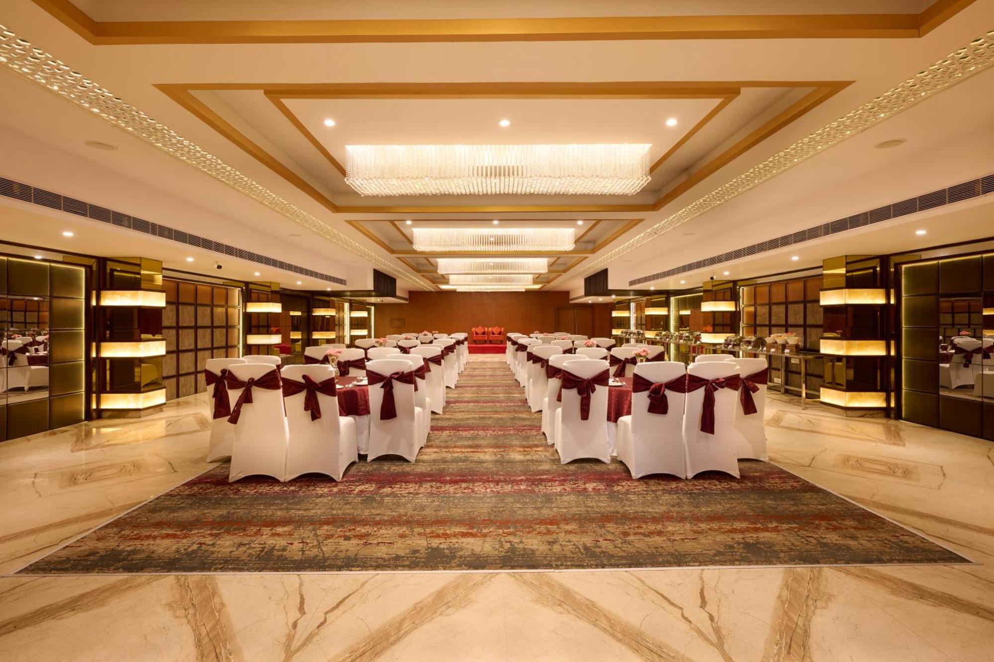 Delite Sarovar Portico Faridabad Exterior photo