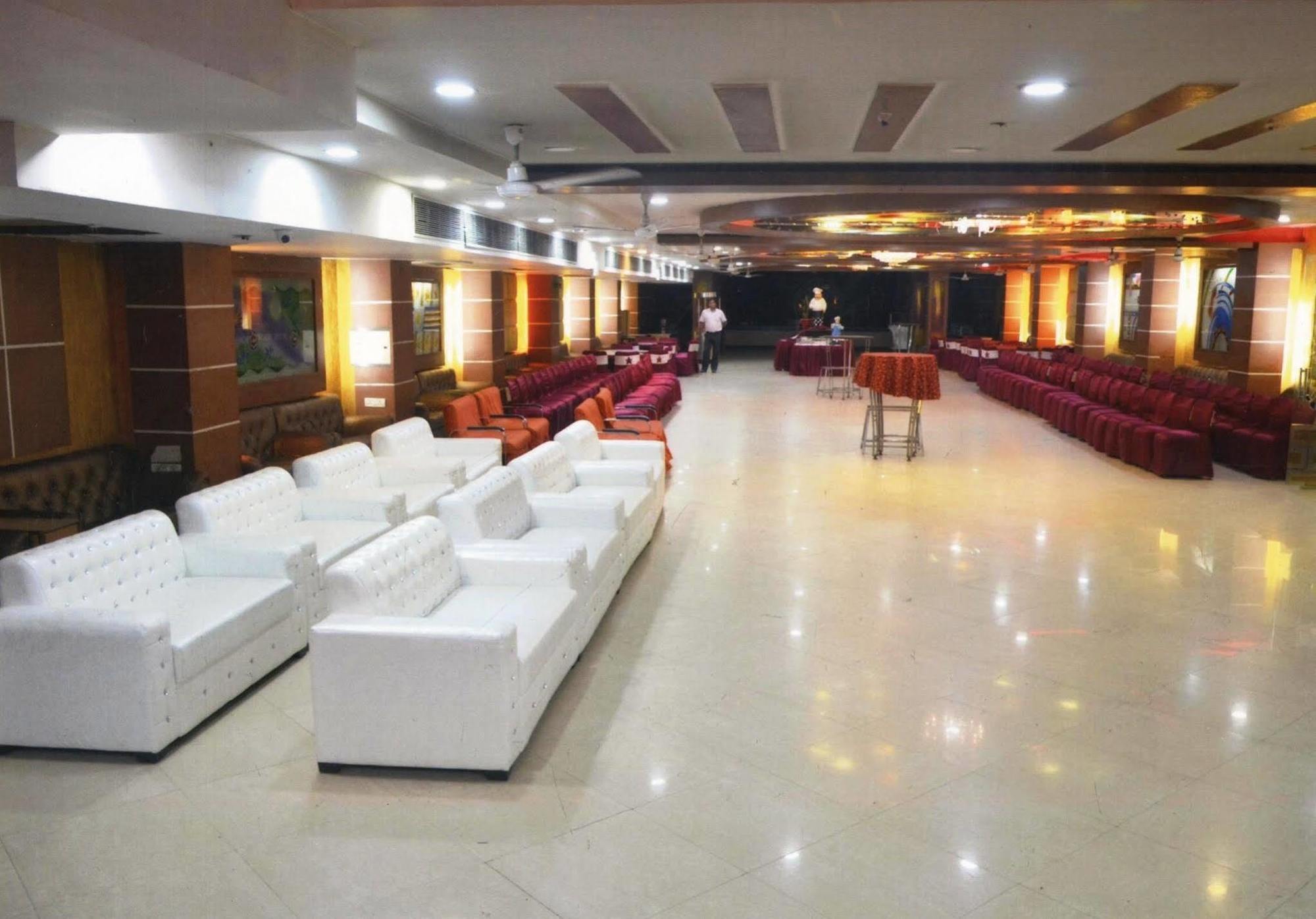 Delite Sarovar Portico Faridabad Exterior photo